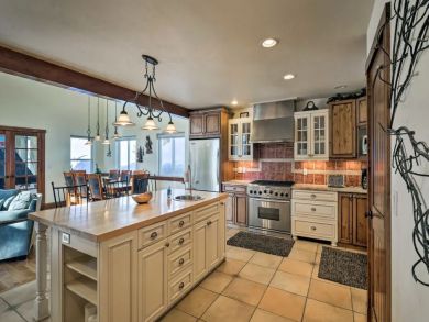 5 Bedroom Mountain View Home in Breckenridge