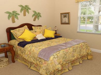 Naples Vacation Rental Condo Two Bedrooms + Den