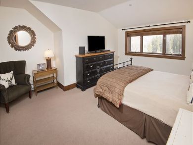 Bachelor Gulch 4 Bedroom Vacation Condo plus Loft.
