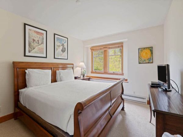 Beaver Creek Vacation Townhome Sleeps Eight Mountain Views