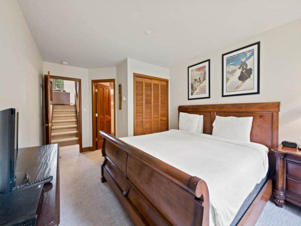 Beaver Creek Vacation Townhome Sleeps Eight Mountain Views
