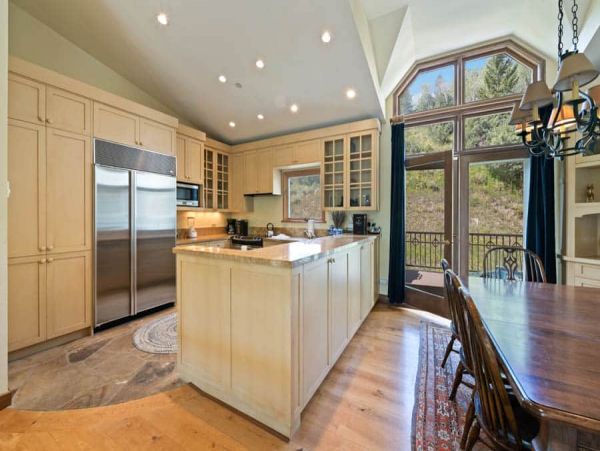 Beaver Creek Vacation Townhome Sleeps Eight Mountain Views