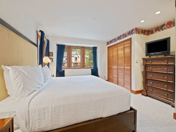 Beaver Creek Vacation Townhome Sleeps Eight Mountain Views