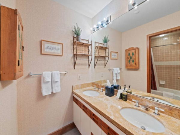 Beaver Creek Vacation Townhome Sleeps Eight Mountain Views