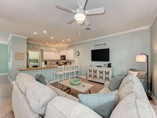 Holmes Beach Vacation Rental Home Three Bedrooms Sleeps 6