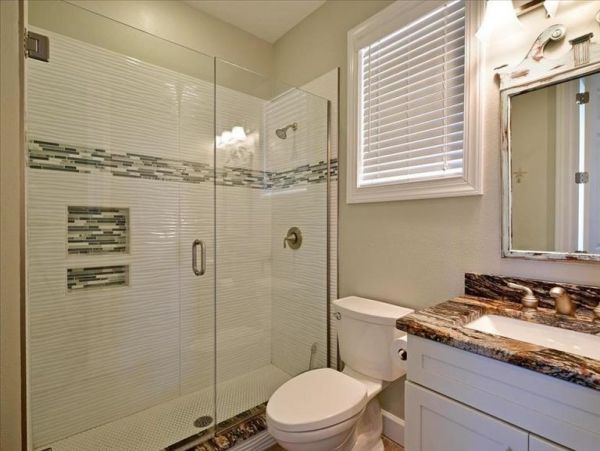Brandenton Beach Vacation Cottage Sleeps Eight Guests.