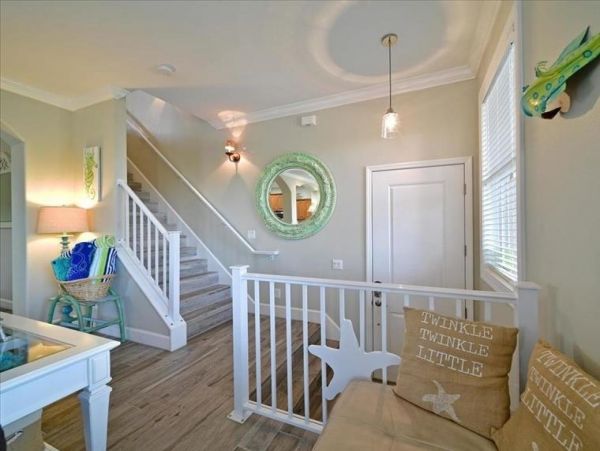 Brandenton Beach Vacation Cottage Sleeps Eight Guests.