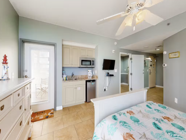 Three Bedroom Condo Destin Sleeps Eight