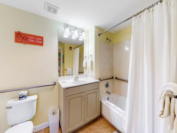 Three Bedroom Condo Destin Sleeps Eight