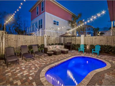 Miramar Beach Vacation Home Sleeps Fourteen Guests.