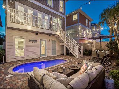 Miramar Beach Vacation Home Sleeps Fourteen Guests.