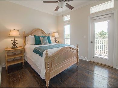 Miramar Beach Vacation Home Sleeps Fourteen Guests.