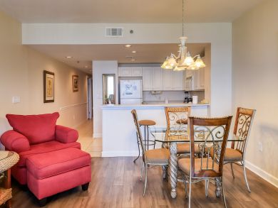 Destin Two Bedroom Vacation Condo Gulf Views Sleeps 5 Guests