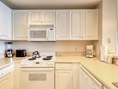 Destin Two Bedroom Vacation Condo Gulf Views Sleeps 5 Guests