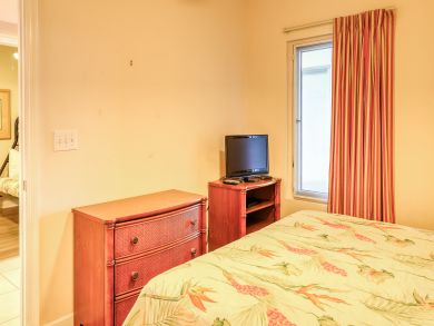 Destin Two Bedroom Vacation Condo Gulf Views Sleeps 5 Guests