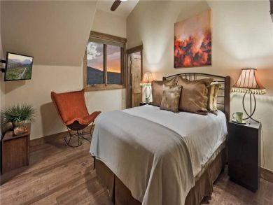 Steamboat Spring vacation Home Sleeps Ten Guests. Steamboat Spring vacation Home Sleeps Ten Guests.