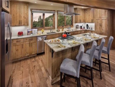 Steamboat Spring vacation Home Sleeps Ten Guests. Steamboat Spring vacation Home Sleeps Ten Guests.