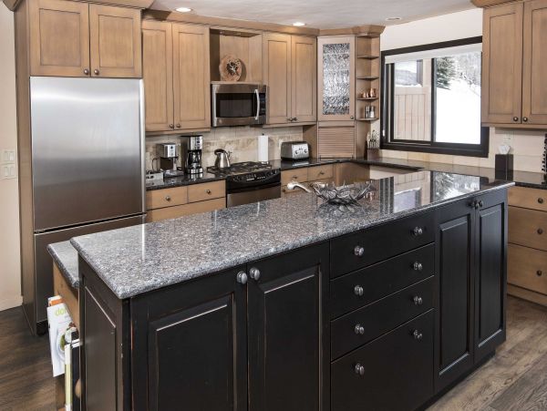 Eagle-Vail Mountain View 4 Bedroom Vacation Home Plus Den