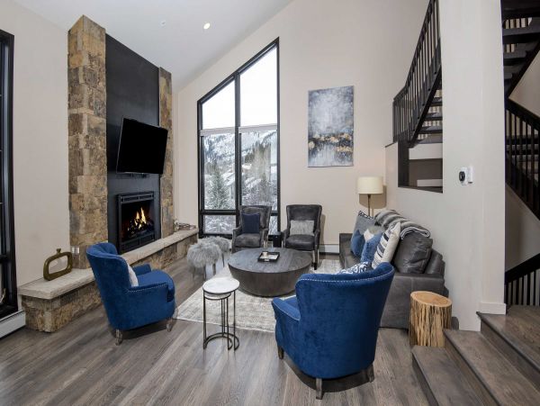 Eagle-Vail Mountain View 4 Bedroom Vacation Home Plus Den