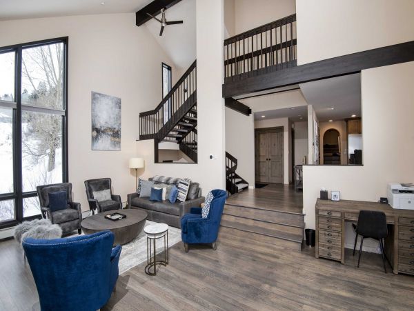 Eagle-Vail Mountain View 4 Bedroom Vacation Home Plus Den