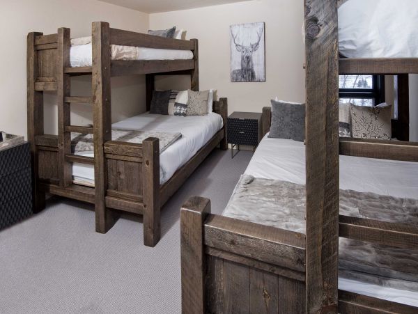 Eagle-Vail Mountain View 4 Bedroom Vacation Home Plus Den