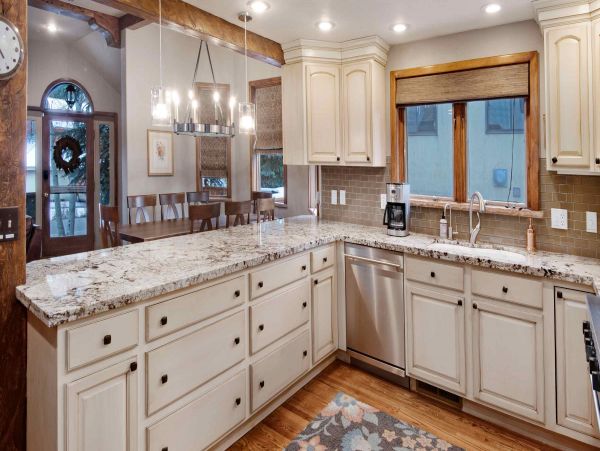 Avon Vacation Three Bedroom plus Den Duplex