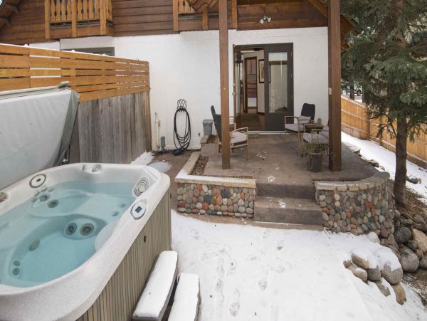 Avon Vacation Three Bedroom plus Den Duplex