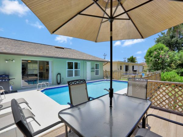 Marco Island Three Bedroom Vacation Pool Home Sleeps Eight