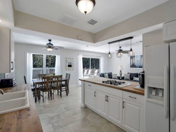 Marco Island Three Bedroom Vacation Pool Home Sleeps Eight