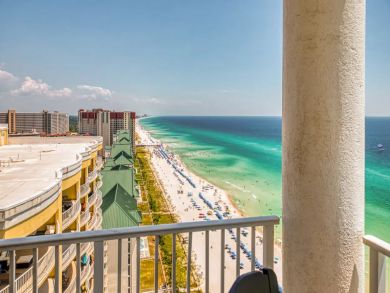 Panama City Vacation Condo Sleeps Twelve Guests.