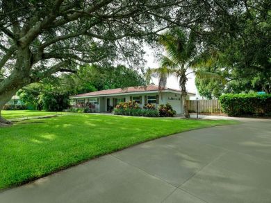 Charming Four Bedroom Bradenton Pool Home Charming Four Bedroom Bradenton Pool Home