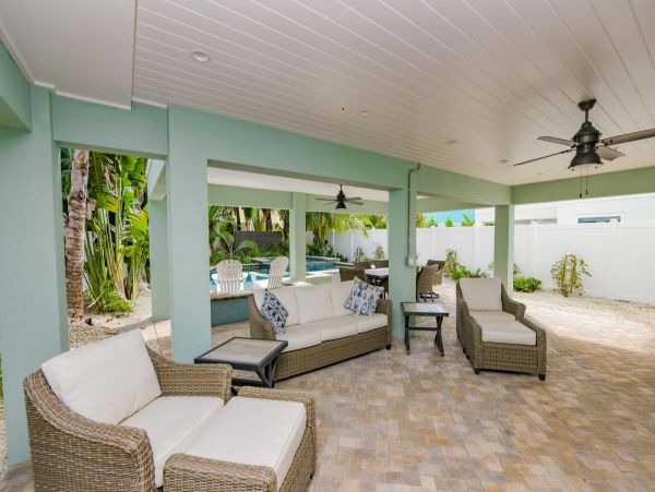 Luxury Siesta Key Vacation Rental with Private Pool & Rooftop Deck