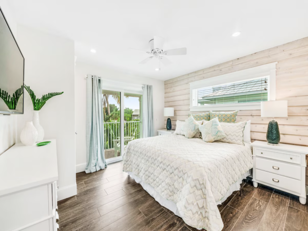 Luxury Siesta Key Vacation Rental with Private Pool & Rooftop Deck