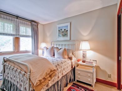 Beaver Creek Vacation Townhouse Sleeps Ten Guests.