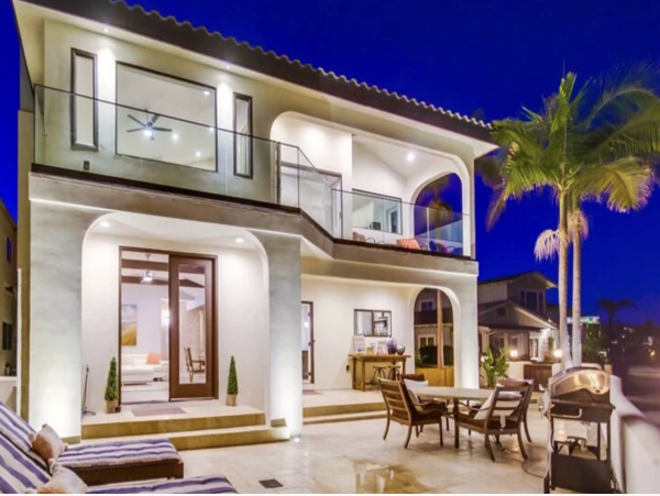San Diego Vacation Home Sleeps Twenty Four Guests