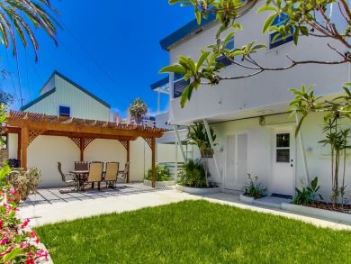 Mission Beach 5 Bedroom Vacation Home, Walk to Beach Mission Beach 5 Bedroom Vacation Home, Walk to Beach