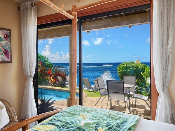 Oceanfront Four Bedroom Luxury Vacation Home in Koloa