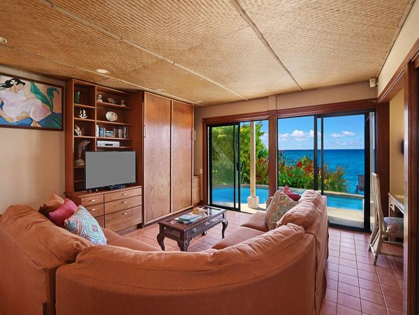 Oceanfront Four Bedroom Luxury Vacation Home in Koloa