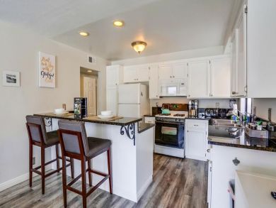 Mission Beach Vacation Rental Home Sleeps Seventeen Guests