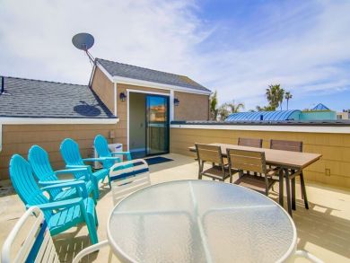 Mission Beach Vacation Rental Home Sleeps Seventeen Guests