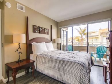 Mission Beach Vacation Rental Home Sleeps Seventeen Guests