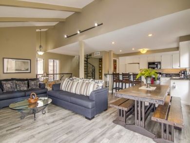 Mission Beach Vacation Rental Home Sleeps Seventeen Guests