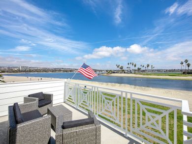Bay Front 4 Bedroom Home in Mission Beach Bay Front 4 Bedroom Home in Mission Beach