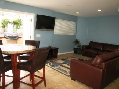 2 Unit Multifamily 6 Bedroom Vacation rental Sleeps 22 Guest