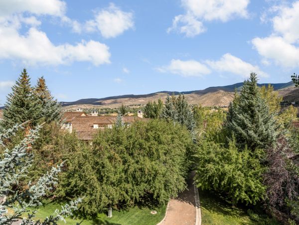 Avon Luxury Vacation Rental Home Four Bedrooms