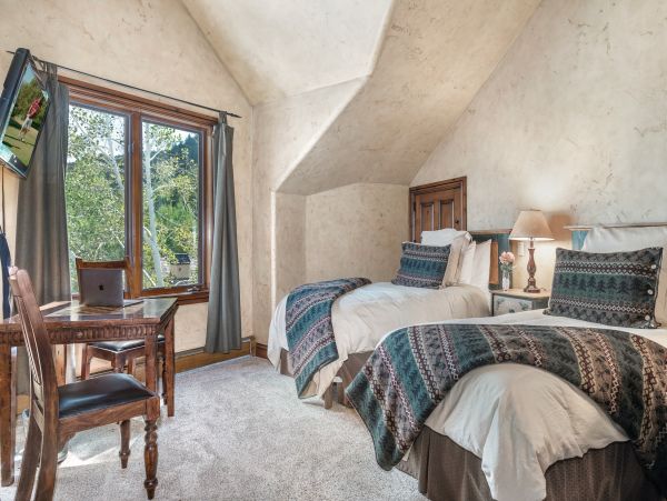 Avon Luxury Vacation Rental Home Four Bedrooms