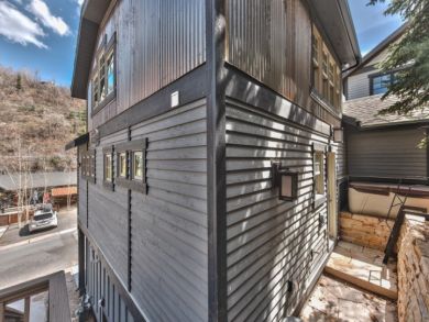 Park City Vacation Home Sleeps Ten Guests. Park City Vacation Home Sleeps Ten Guests.