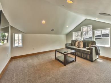 Park City Vacation Home Sleeps Ten Guests. Park City Vacation Home Sleeps Ten Guests.