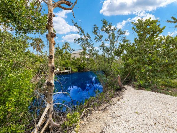Sanibel Vacation Home Sleeps Six Guests