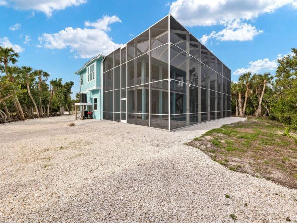 Sanibel Vacation Home Sleeps Six Guests
